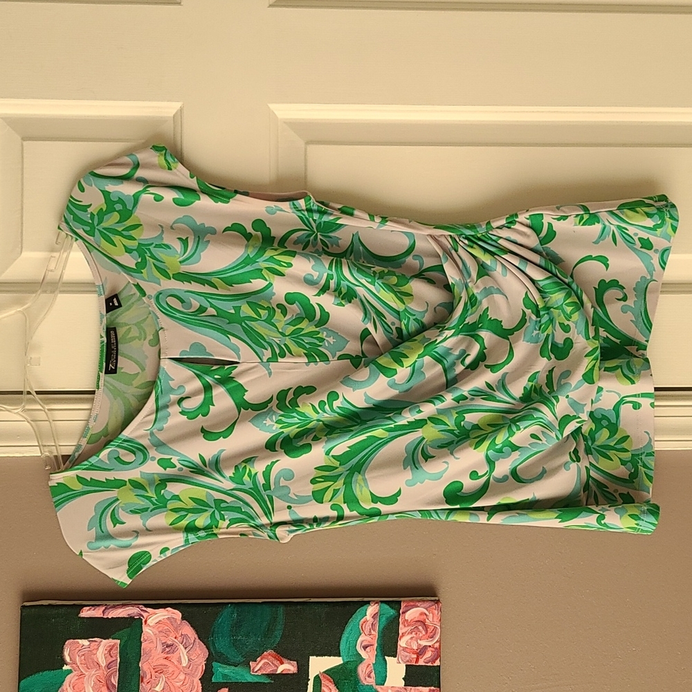 Blouse with ruching and keyhole detail